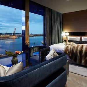 Hotel Riverton